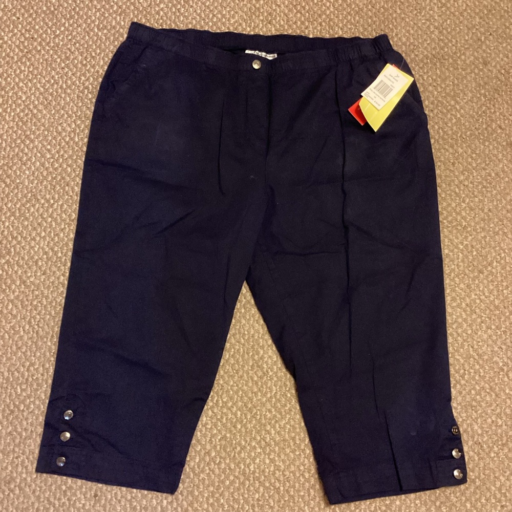 Cathy Daniels Navy capri Pants with Button Detail
